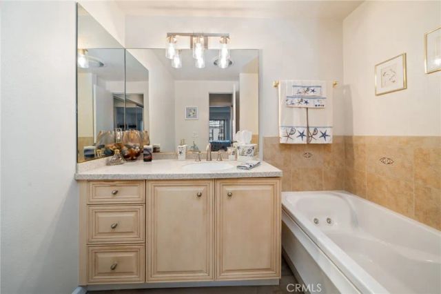 3665 E 1st 202, Long Beach, CA 90803