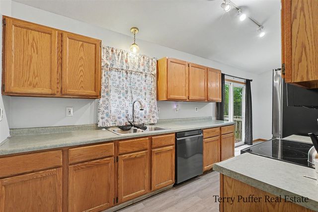 12253 Rich Street, Grand Haven, MI 49417