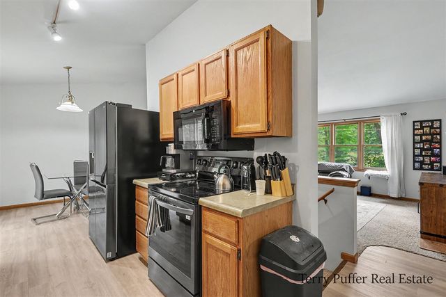 12253 Rich Street, Grand Haven, MI 49417