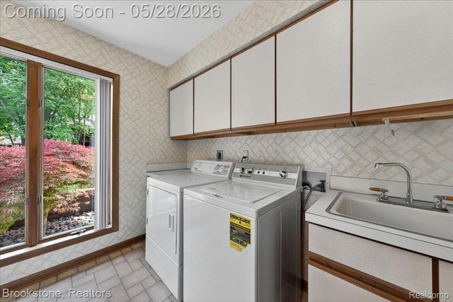 2610 Vanel Court, West Bloomfield Charter Township, MI 48324