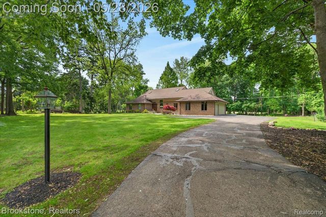 2610 Vanel Court, West Bloomfield Charter Township, MI 48324