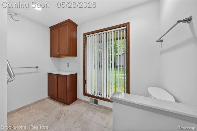 2610 Vanel Court, West Bloomfield Charter Township, MI 48324