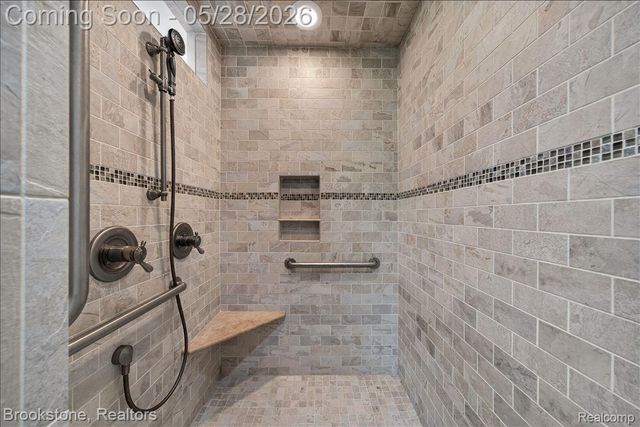 2610 Vanel Court, West Bloomfield Charter Township, MI 48324