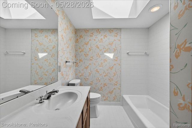 2610 Vanel Court, West Bloomfield Charter Township, MI 48324