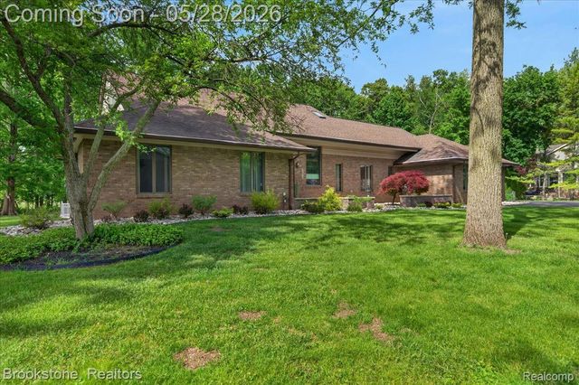 2610 Vanel Court, West Bloomfield Charter Township, MI 48324