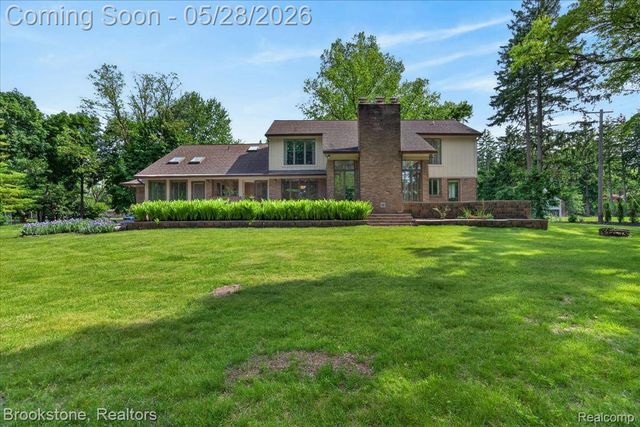 2610 Vanel Court, West Bloomfield Charter Township, MI 48324