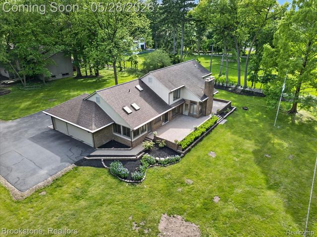 2610 Vanel Court, West Bloomfield Charter Township, MI 48324
