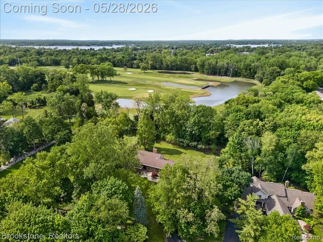 2610 Vanel Court, West Bloomfield Charter Township, MI 48324