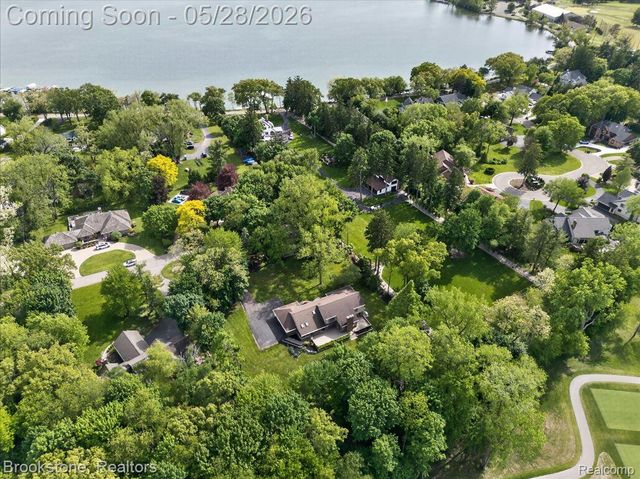 2610 Vanel Court, West Bloomfield Charter Township, MI 48324
