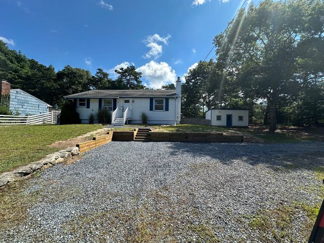 111 Wareham Lake Shore Dr, Wareham, MA 02571