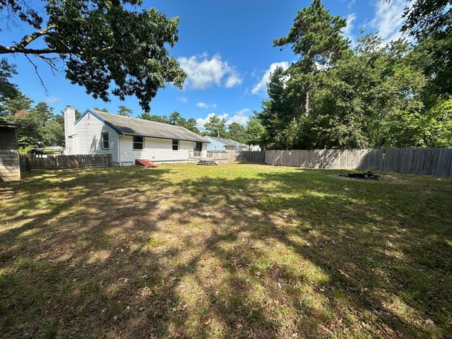 111 Wareham Lake Shore Dr, Wareham, MA 02571