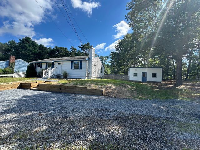 111 Wareham Lake Shore Dr, Wareham, MA 02571