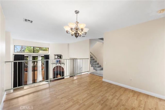 21054 Parthenia 11, Canoga Park, CA 91304