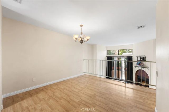 21054 Parthenia 11, Canoga Park, CA 91304