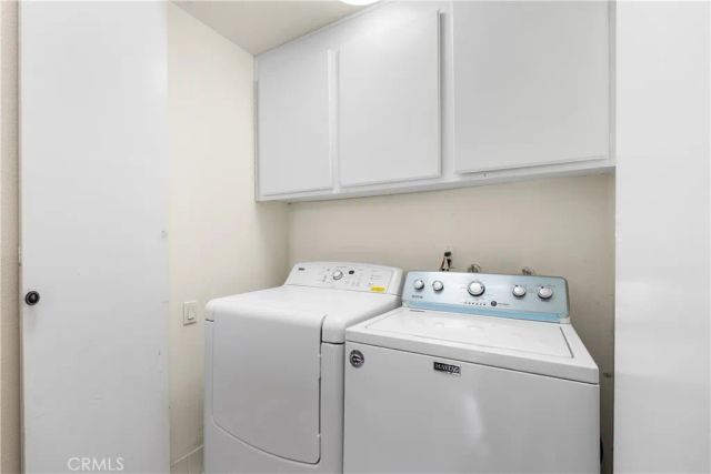 21054 Parthenia 11, Canoga Park, CA 91304