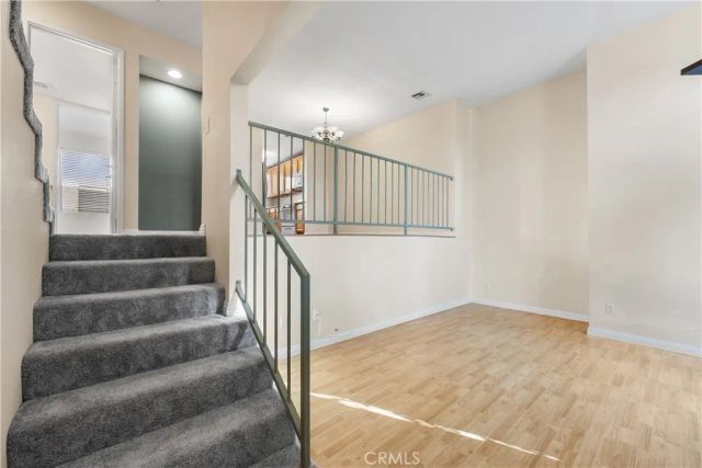 21054 Parthenia 11, Canoga Park, CA 91304