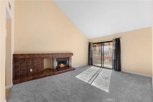 21054 Parthenia 11, Canoga Park, CA 91304