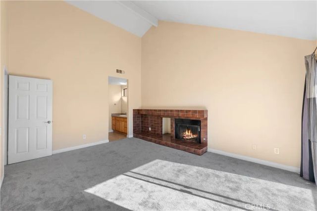 21054 Parthenia 11, Canoga Park, CA 91304