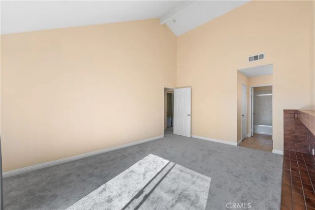 21054 Parthenia 11, Canoga Park, CA 91304