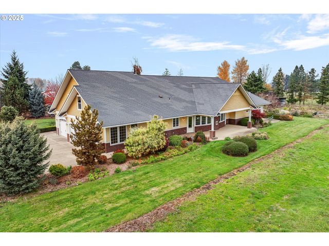 10667 HOVENDEN Ln, Woodburn, OR 97071