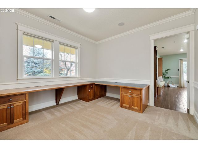 10667 HOVENDEN Ln, Woodburn, OR 97071