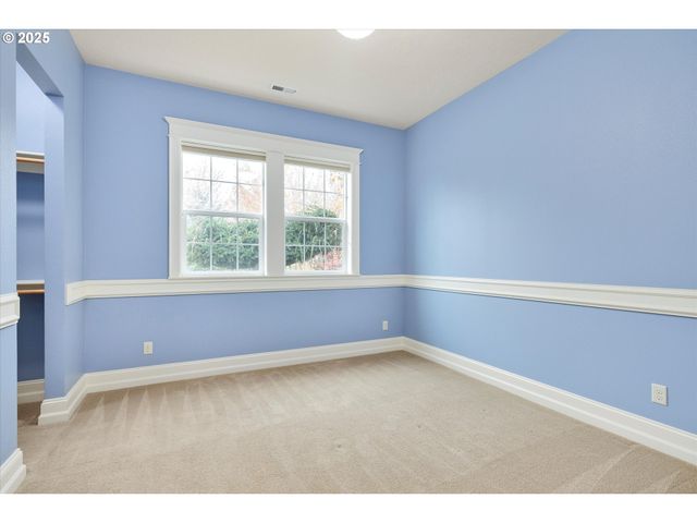 10667 HOVENDEN Ln, Woodburn, OR 97071