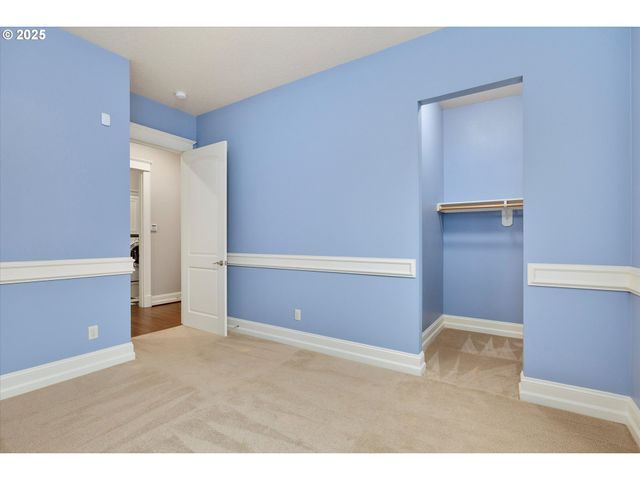 10667 HOVENDEN Ln, Woodburn, OR 97071