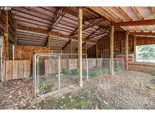 10667 HOVENDEN Ln, Woodburn, OR 97071