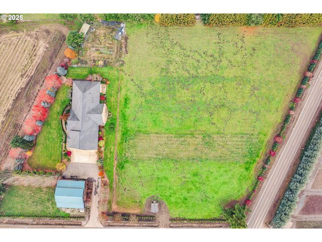 10667 HOVENDEN Ln, Woodburn, OR 97071