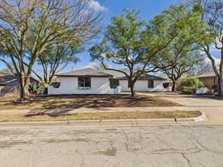 1602 BRENDA HURSH DRIVE, Wichita Falls, TX 76302