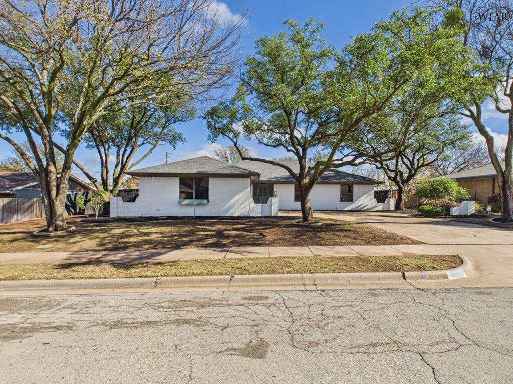 1602 BRENDA HURSH DRIVE, Wichita Falls, TX 76302