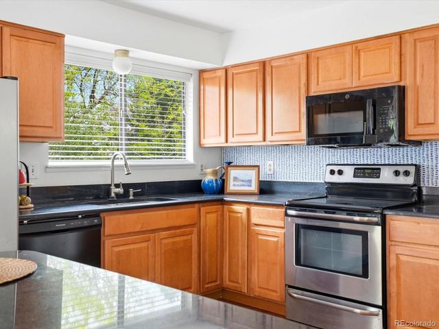 907 S Salida Street, Aurora, CO 80017