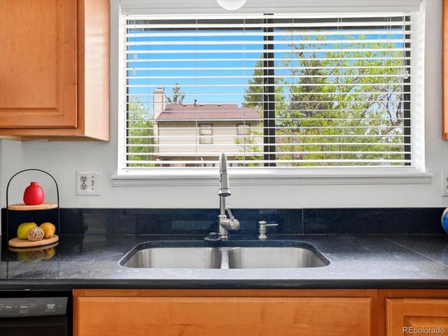 907 S Salida Street, Aurora, CO 80017