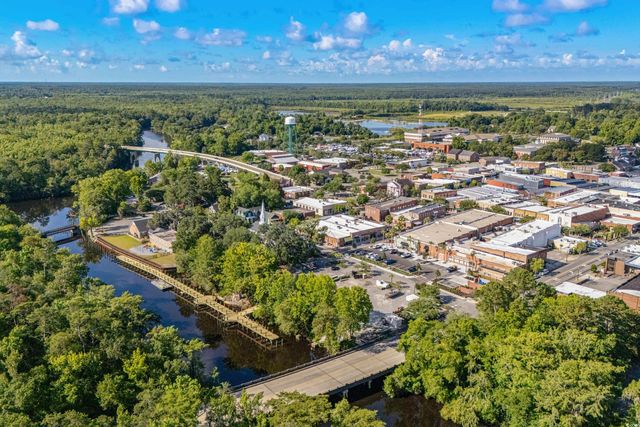 709 Highway 90, Conway, SC 29526