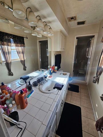 7710 NW Taylor Ave, Lawton, OK 73501