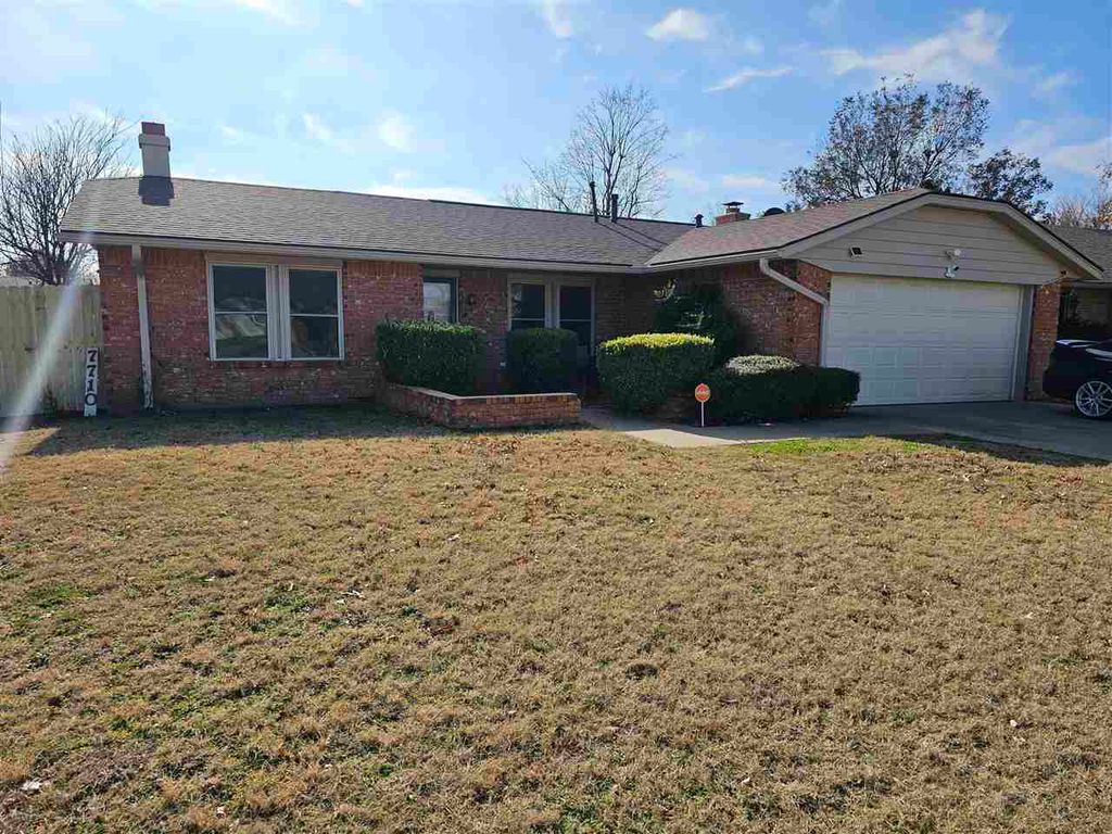 7710 NW Taylor Ave, Lawton, OK 73501