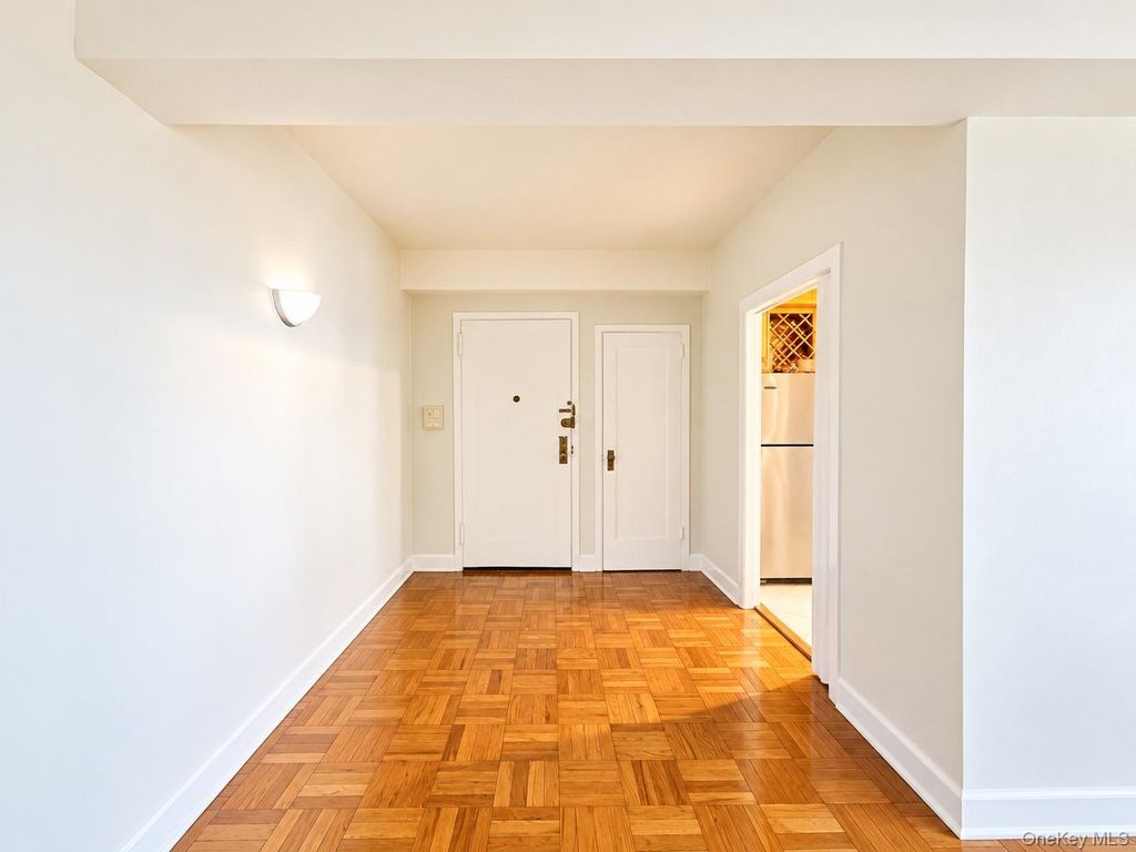 99 Metropolitan Oval 8B, Bronx, NY 10462 — photo 3