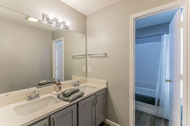 226 Yale Boulevard, Glenn Heights, TX 75154