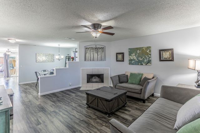 226 Yale Boulevard, Glenn Heights, TX 75154