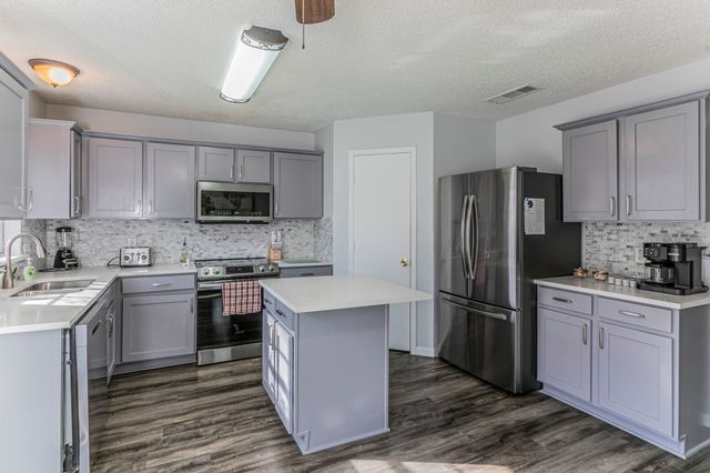 226 Yale Boulevard, Glenn Heights, TX 75154