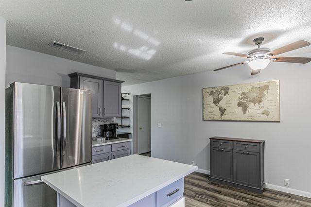 226 Yale Boulevard, Glenn Heights, TX 75154