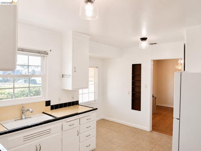 13904 Lark St, San Leandro, CA 94578
