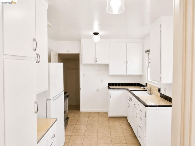 13904 Lark St, San Leandro, CA 94578