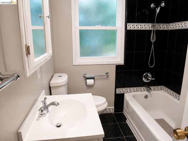 13904 Lark St, San Leandro, CA 94578