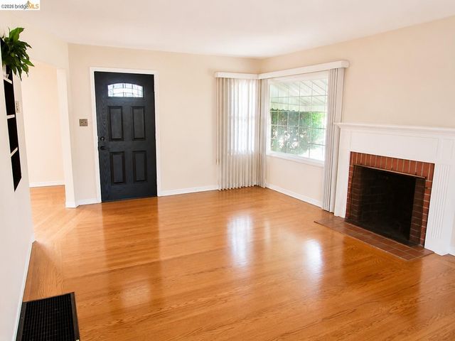 13904 Lark St, San Leandro, CA 94578