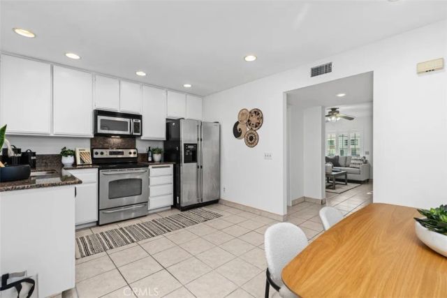 245 N North Singingwood Street 14, Orange, CA 92869