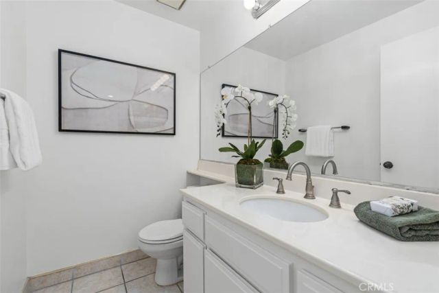 245 N North Singingwood Street 14, Orange, CA 92869