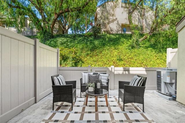 245 N North Singingwood Street 14, Orange, CA 92869