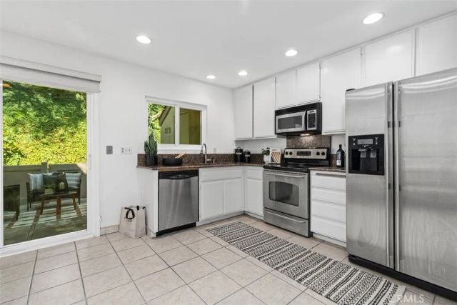 245 N North Singingwood Street 14, Orange, CA 92869