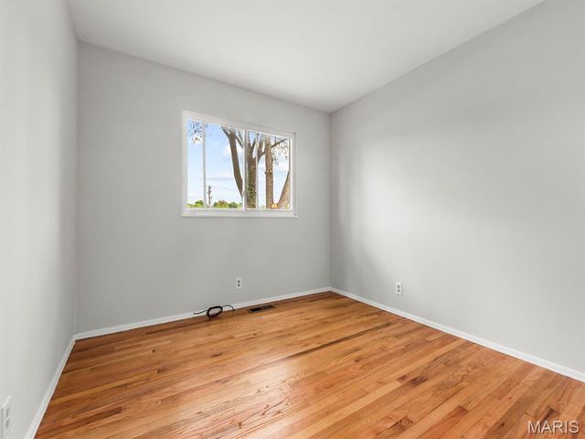 1454 Woodpath Drive, Florissant, MO 63031